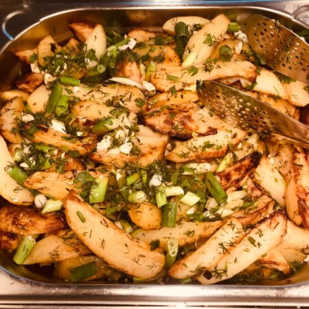 CARTOFI CU VERDETURI