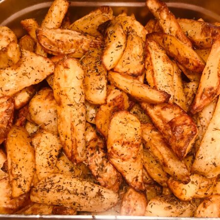 CARTOFI CU ROZMARIN LA CUPTOR