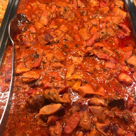 TOCHITURA MOLDOVENEASCA DE PORC CU OU, MAMALIGA SI BRANZA