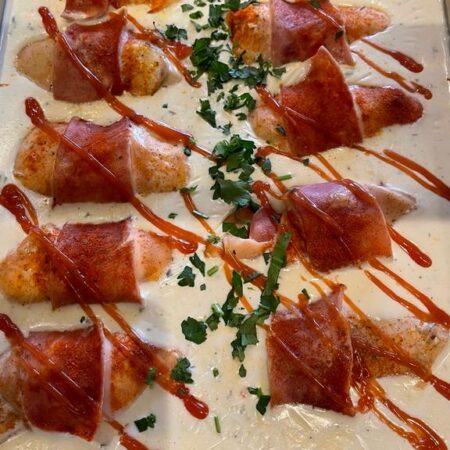RULOURI DE PORC CU SOS ALB